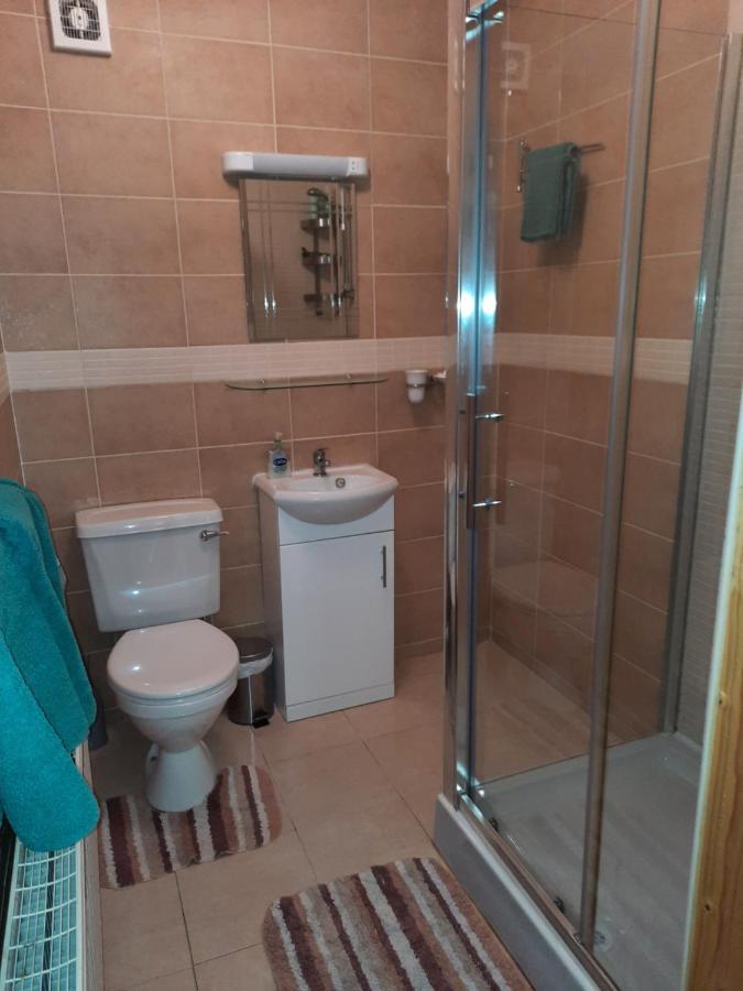Country Cottage B&B Crossakeel Bagian luar foto