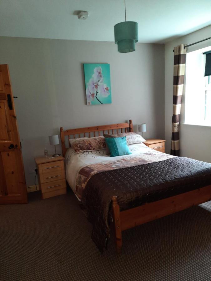 Country Cottage B&B Crossakeel Bagian luar foto